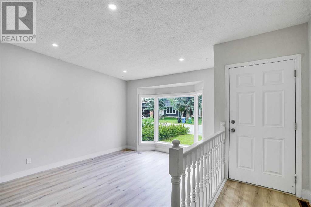Single Family House 4 Level for Sale in  Castlefall Grove NE Castleridge Calgary 