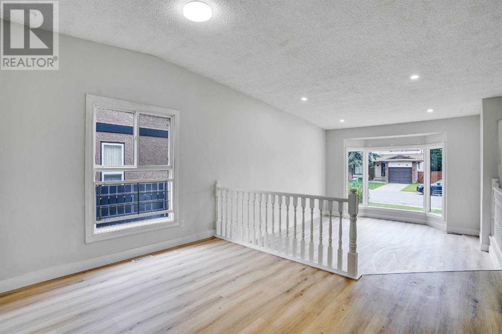 Single Family House 4 Level for Sale in  Castlefall Grove NE Castleridge Calgary 