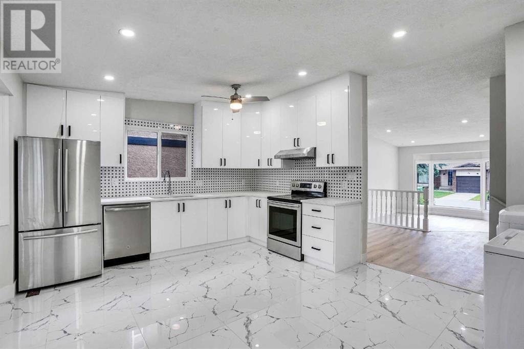 Single Family House 4 Level for Sale in  Castlefall Grove NE Castleridge Calgary 