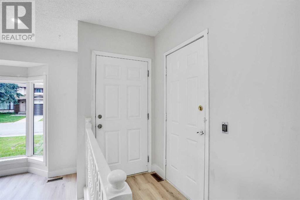 Single Family House 4 Level for Sale in  Castlefall Grove NE Castleridge Calgary 