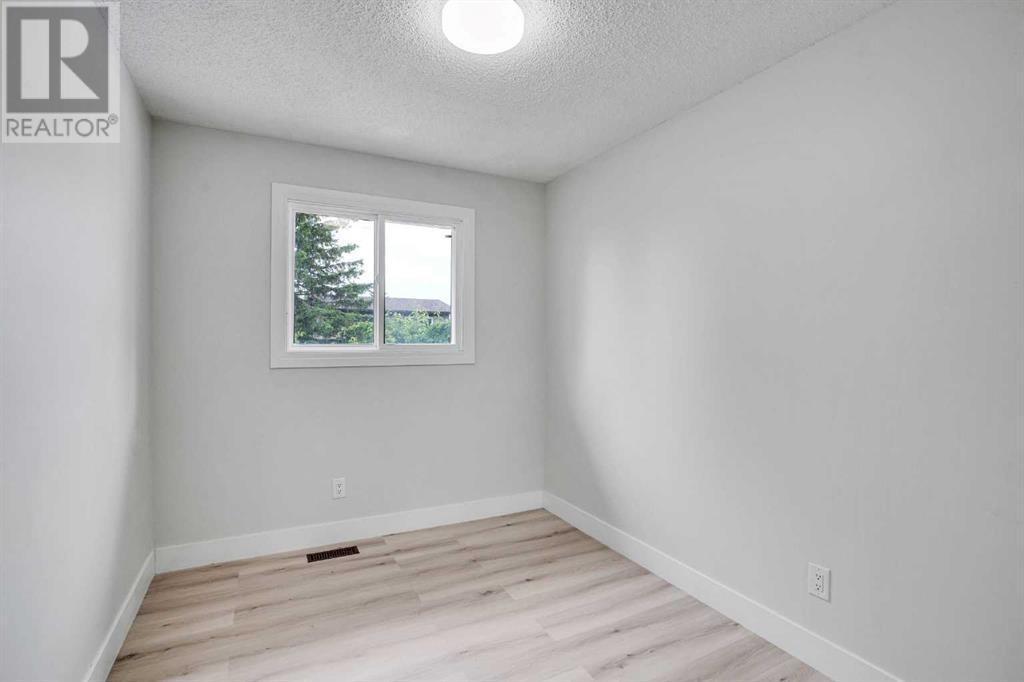 Single Family House 4 Level for Sale in  Castlefall Grove NE Castleridge Calgary 