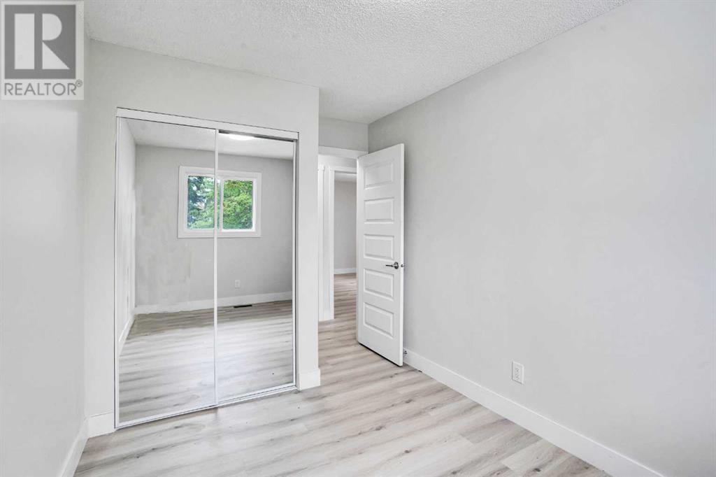 Single Family House 4 Level for Sale in  Castlefall Grove NE Castleridge Calgary 