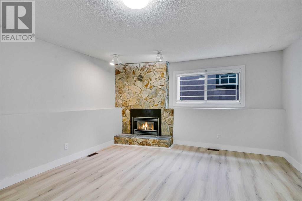 Single Family House 4 Level for Sale in  Castlefall Grove NE Castleridge Calgary 