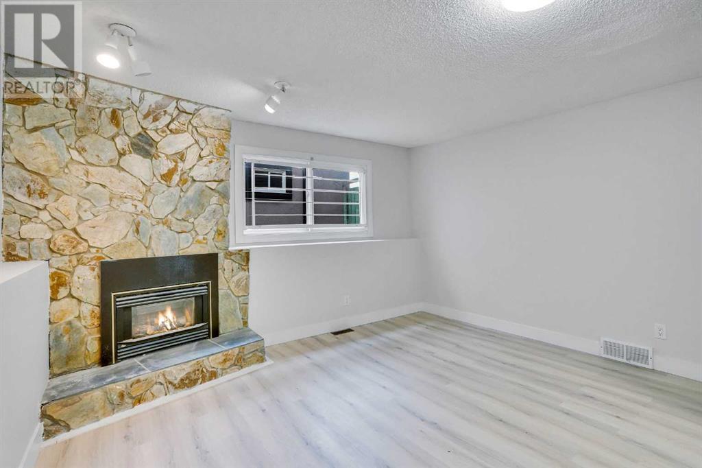 Single Family House 4 Level for Sale in  Castlefall Grove NE Castleridge Calgary 
