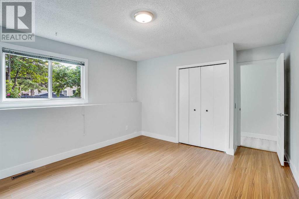 Single Family House 4 Level for Sale in  Castlefall Grove NE Castleridge Calgary 