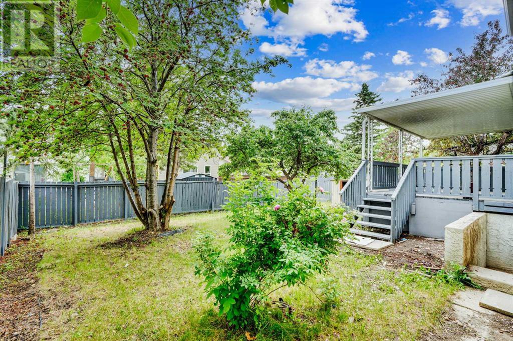 Single Family House 4 Level for Sale in  Castlefall Grove NE Castleridge Calgary 