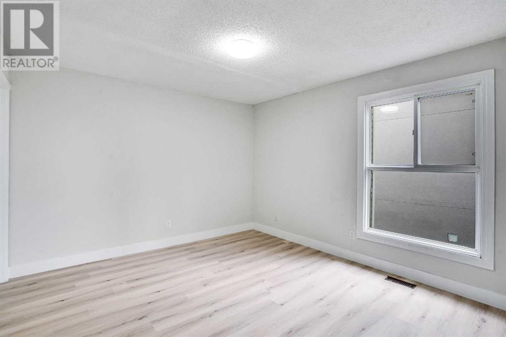 Single Family House 4 Level for Sale in  Castlefall Grove NE Castleridge Calgary 