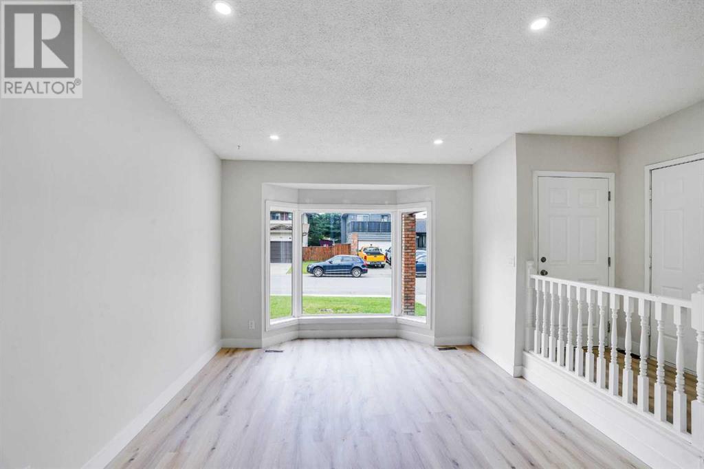 Single Family House 4 Level for Sale in  Castlefall Grove NE Castleridge Calgary 