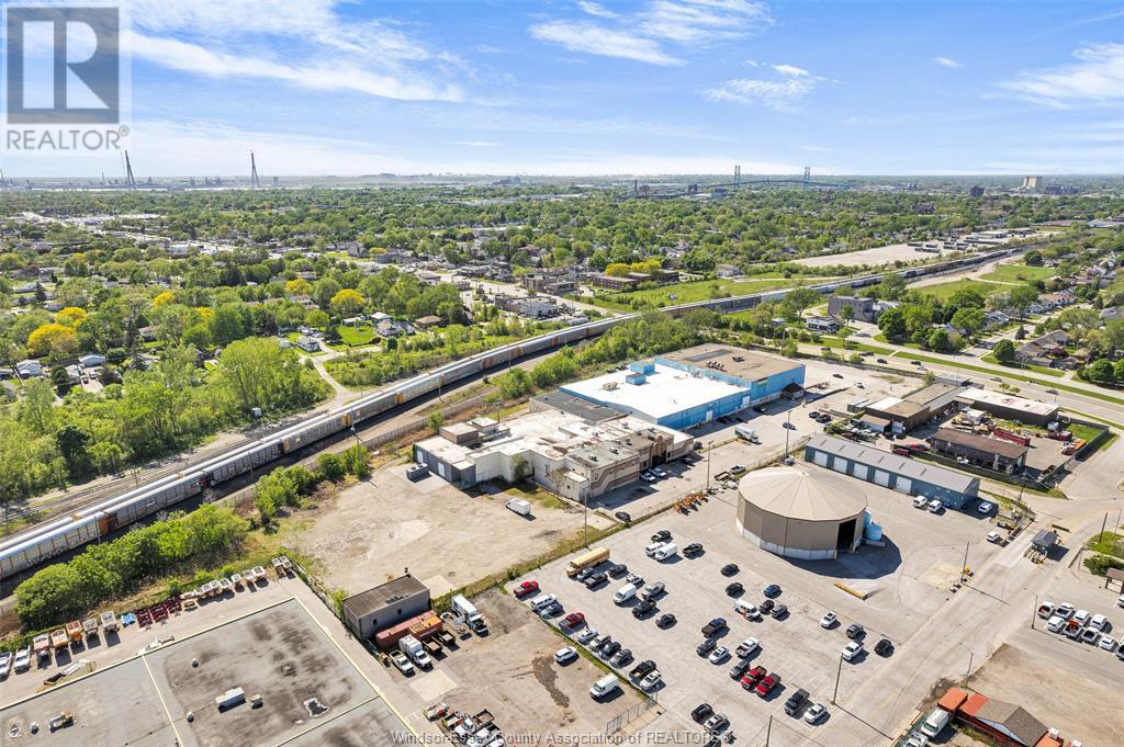 Photo 2 of 1153 Tecumseh Road West, Windsor ON