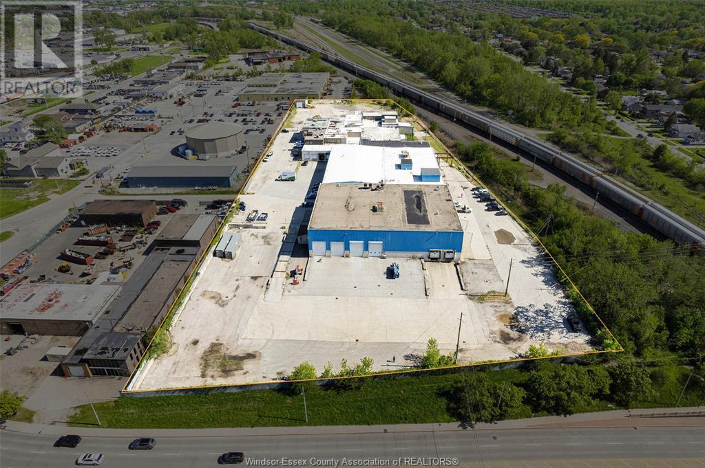 Photo 4 of 1153 Tecumseh Road West, Windsor ON