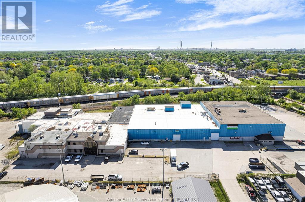 Photo 5 of 1153 Tecumseh Road West, Windsor ON
