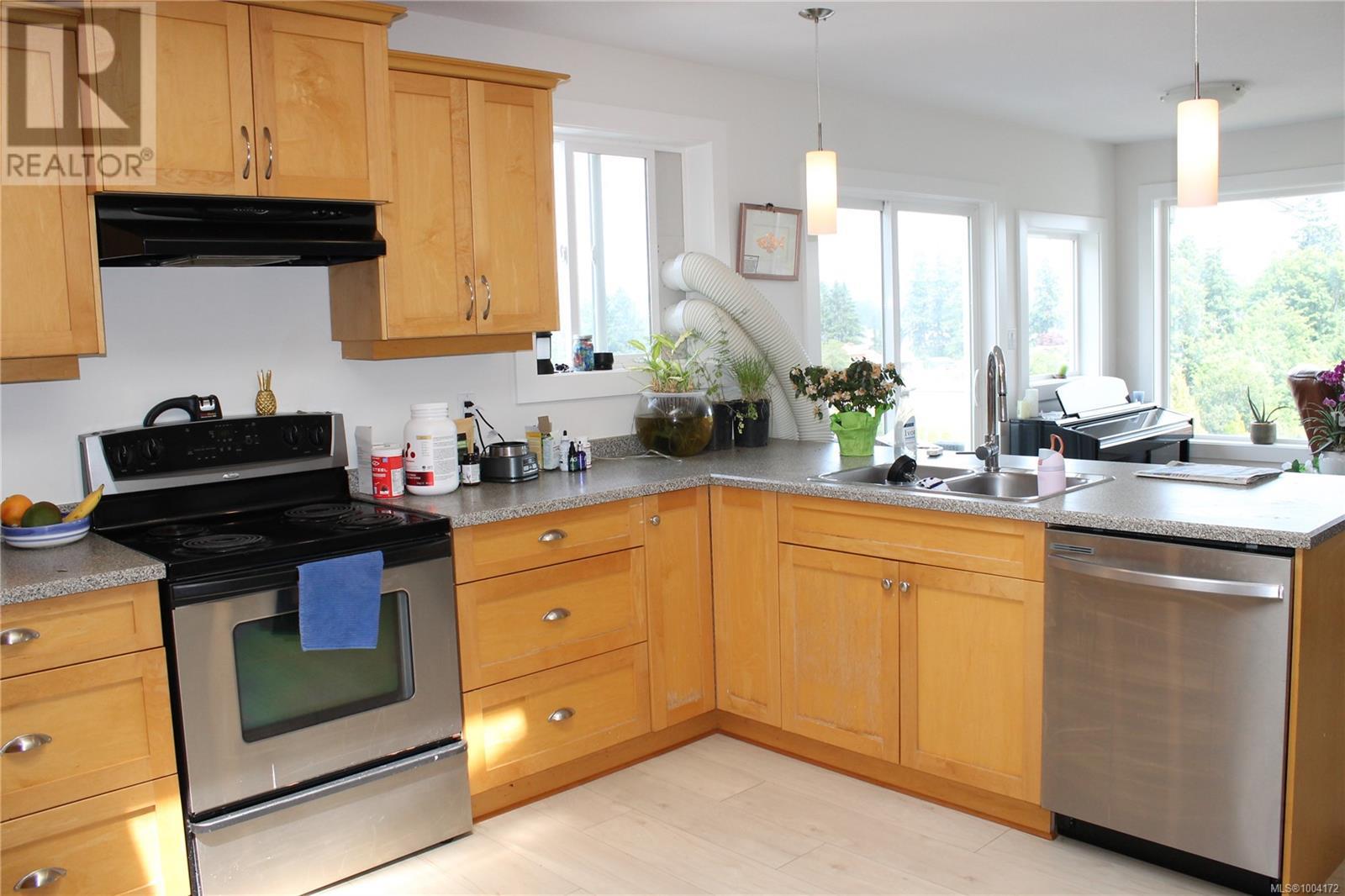 Photo 13 of 6160 Lakeview Dr, Duncan BC
