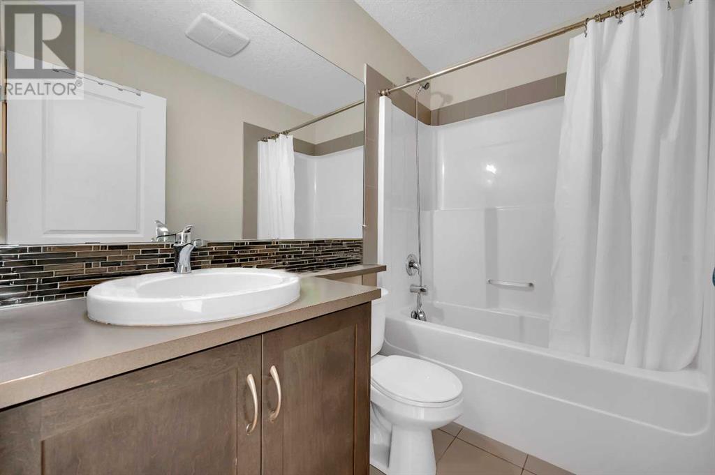 Single Family House for Sale in  Kinlea Way NW Kincora Calgary 