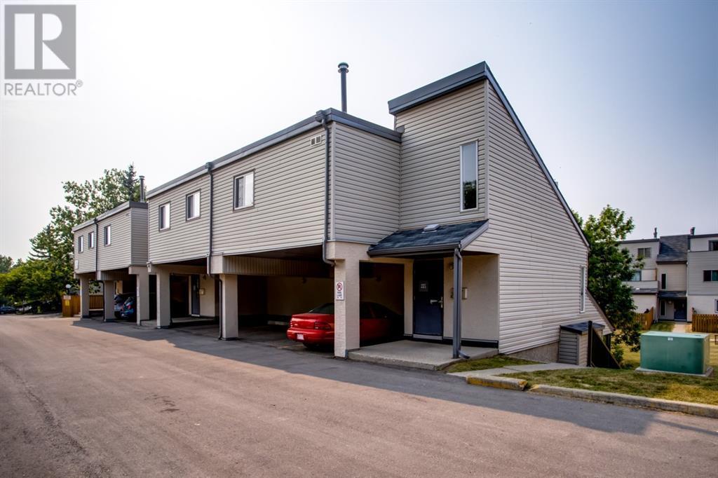 Single Family House Bungalow for Sale in    Street NW St Andrews Heights Calgary 