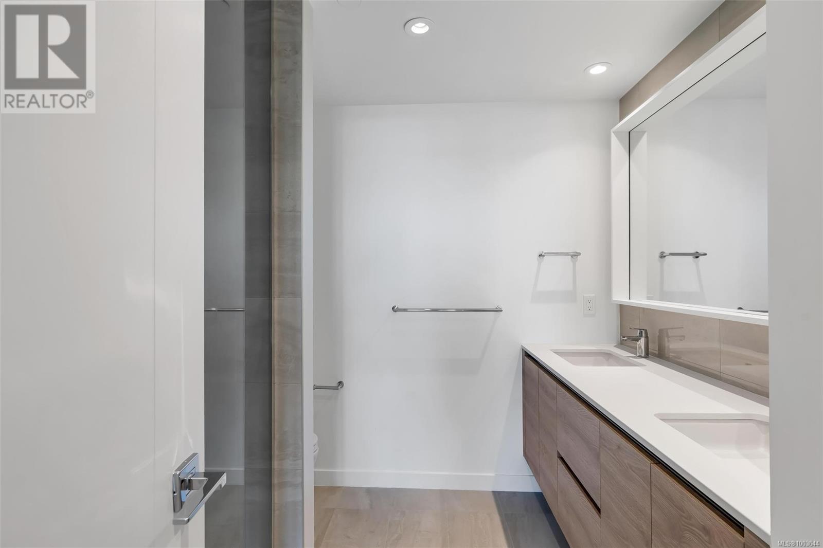 Photo 31 of 1208 363 Tyee Rd, Victoria BC