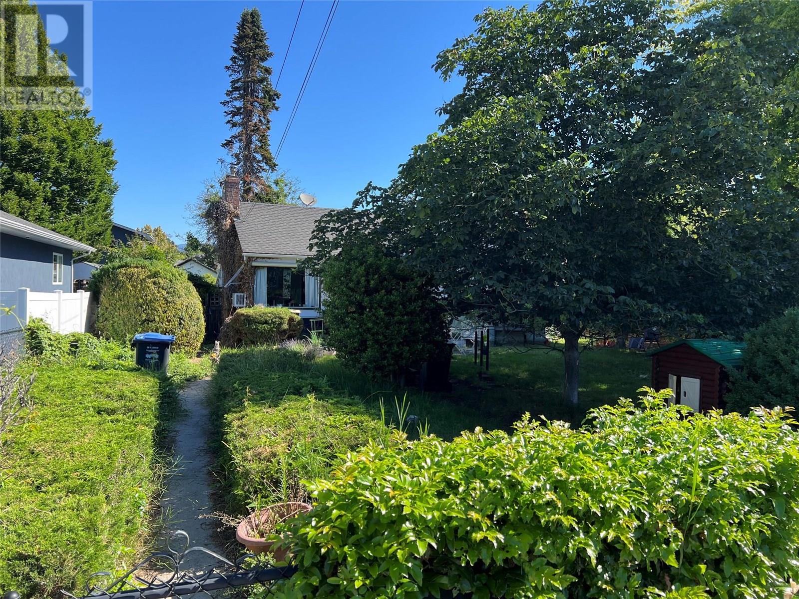 383 Scott Avenue, Penticton