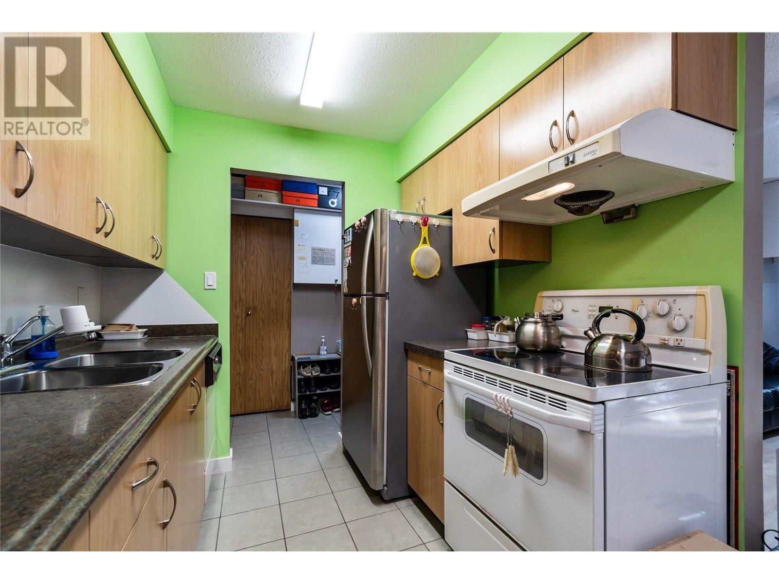 Photo 11 of 107 836 Twelfth Street, New Westminster BC