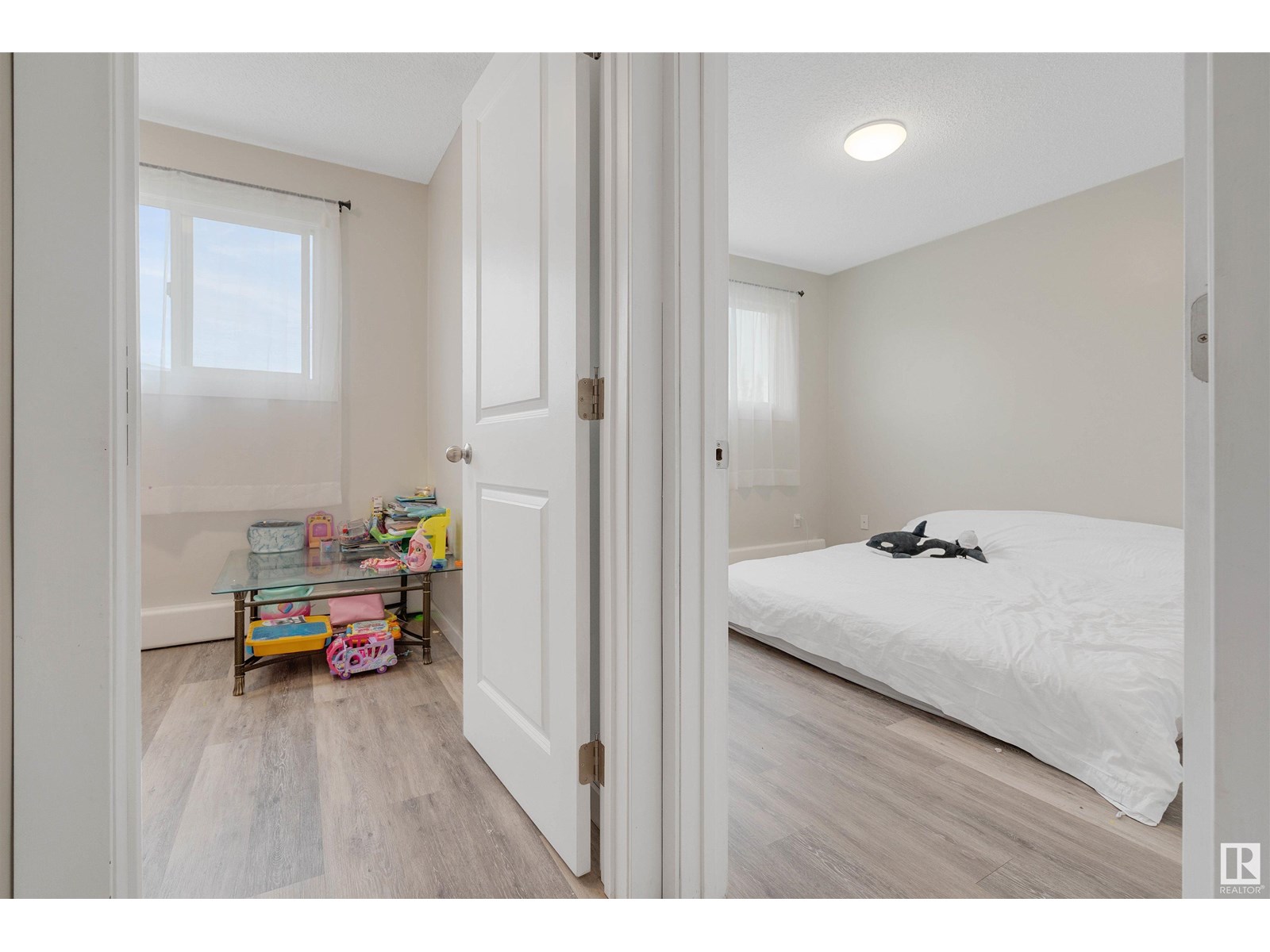 Photo 14 of 10633 152 St Nw, Edmonton AB
