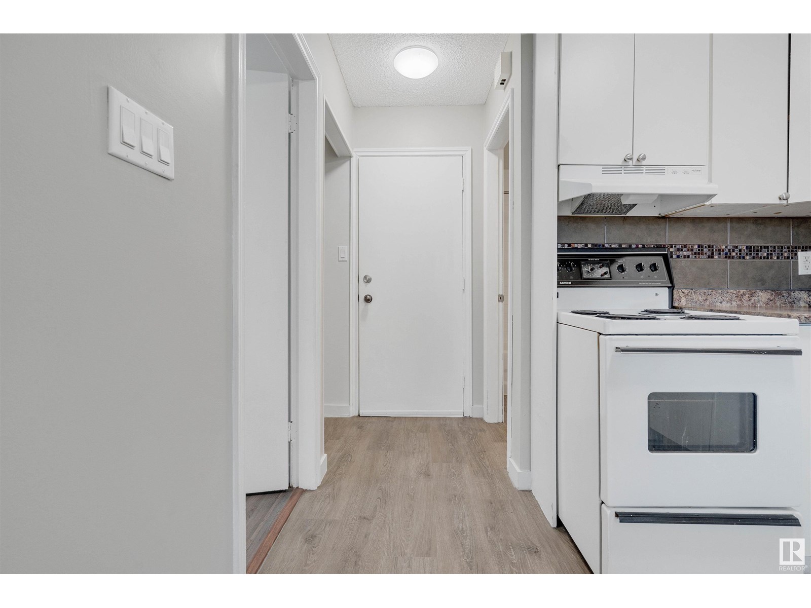 Photo 21 of 10633 152 St Nw, Edmonton AB