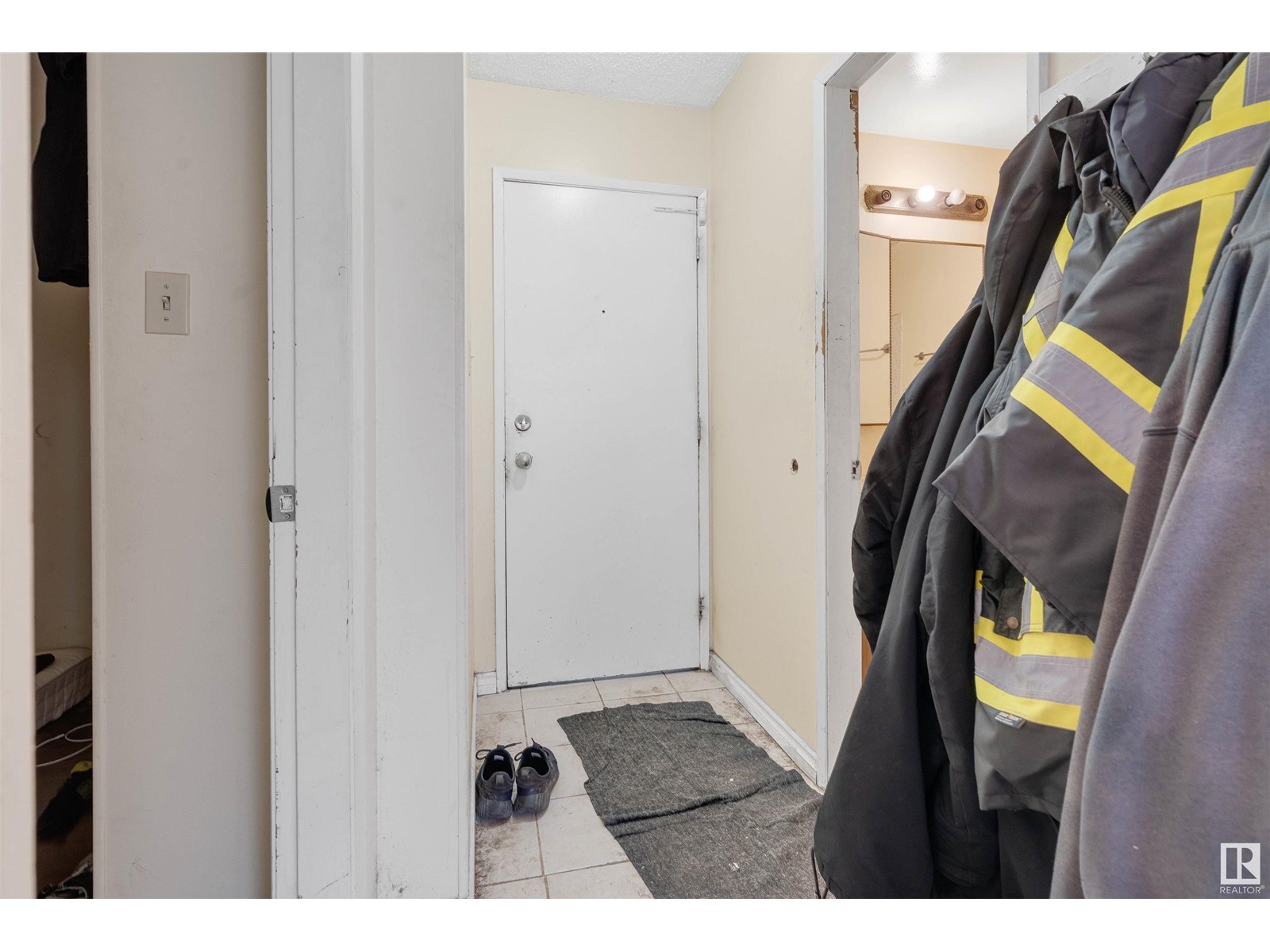 Photo 20 of 10633 152 St Nw, Edmonton AB