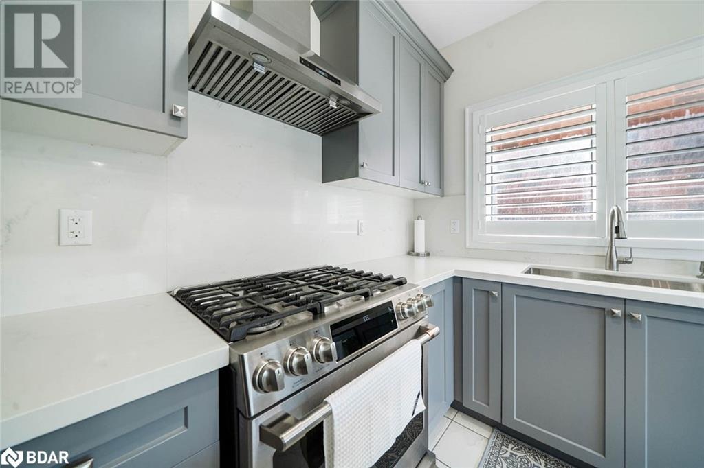 Photo 14 of 3 Muirfield Drive, Barrie ON