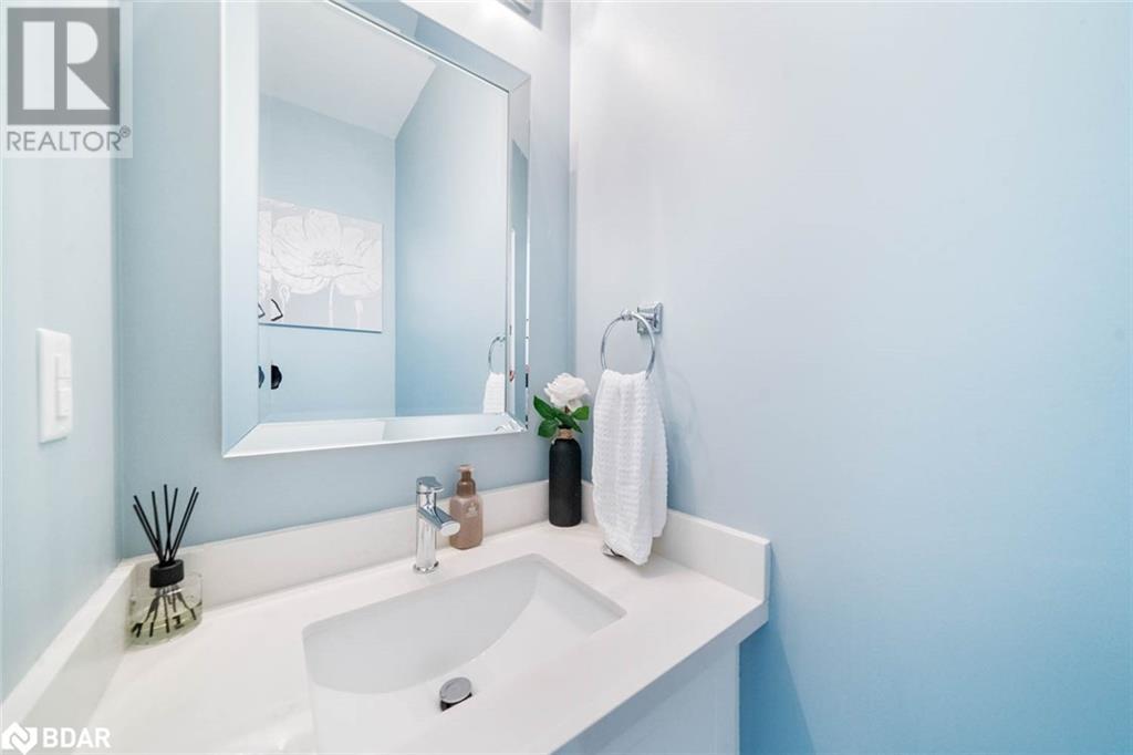 Photo 17 of 3 Muirfield Drive, Barrie ON
