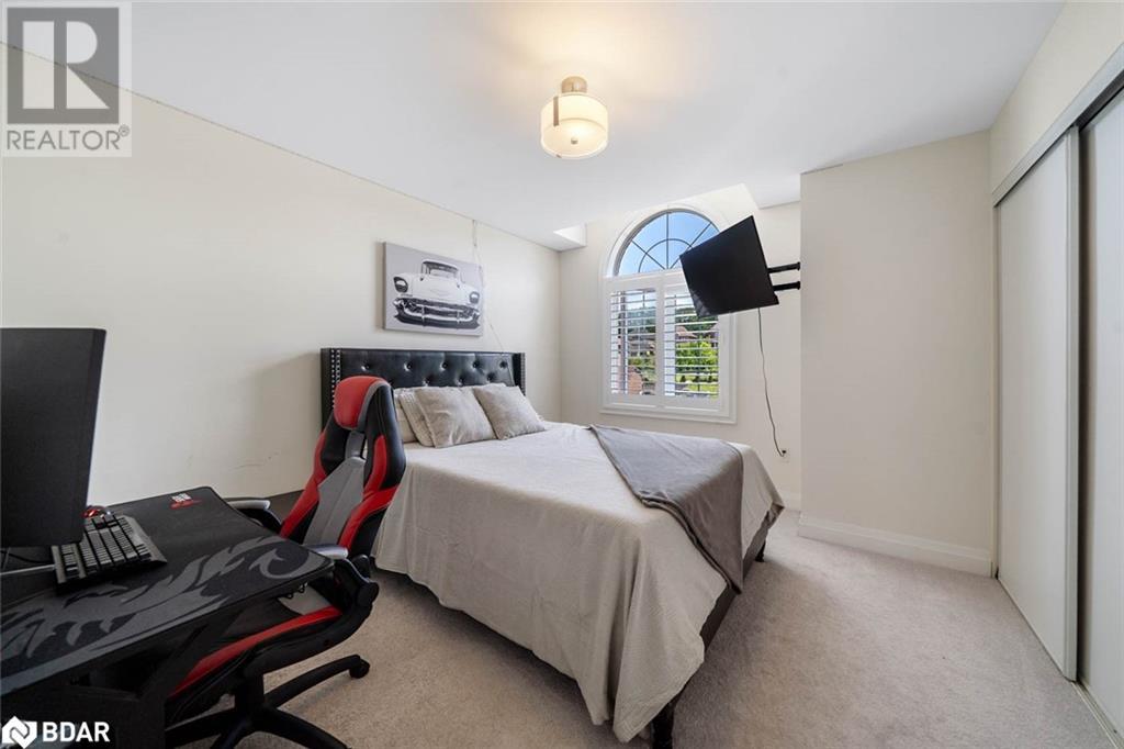 Photo 18 of 3 Muirfield Drive, Barrie ON