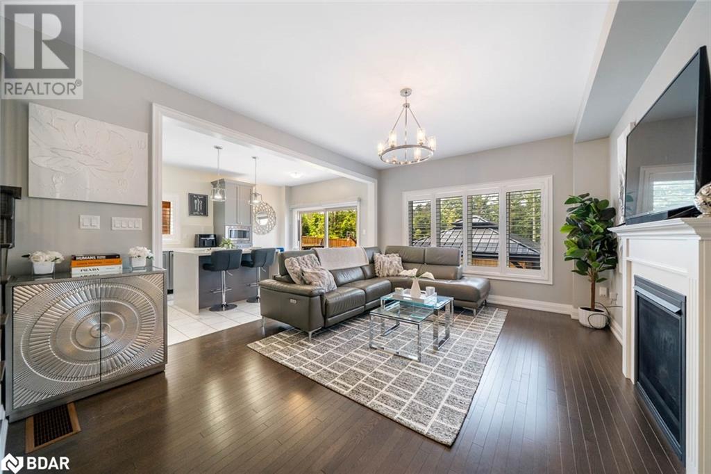 Photo 8 of 3 Muirfield Drive, Barrie ON