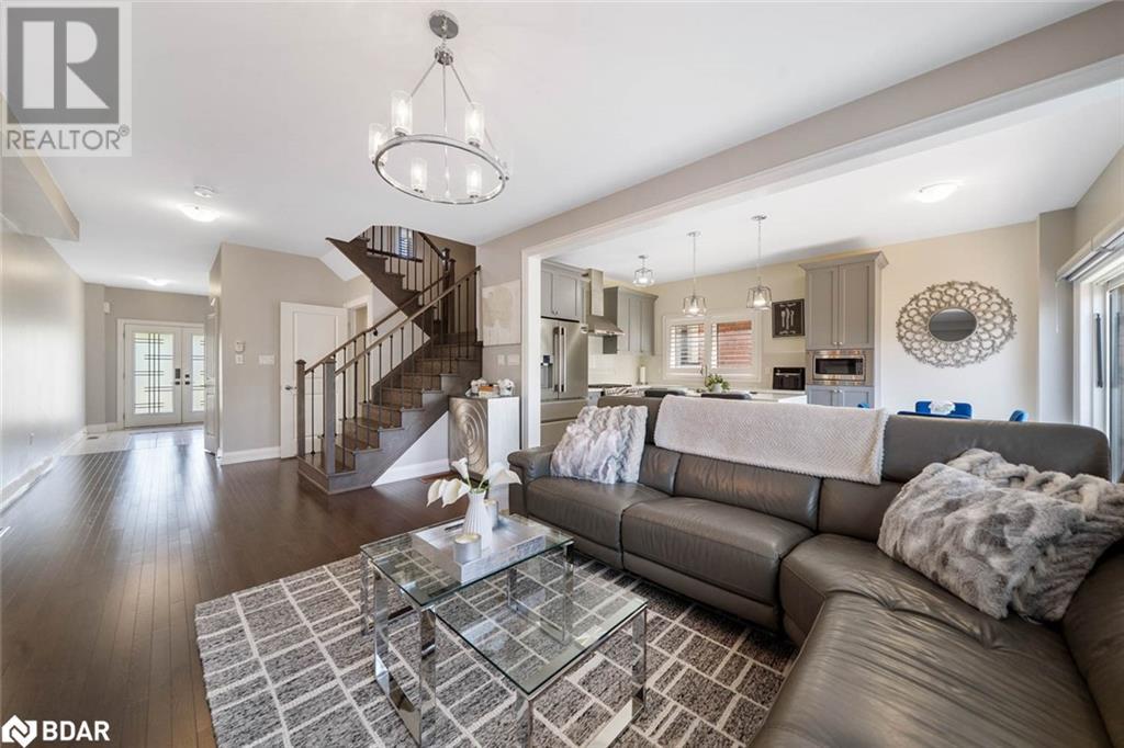 Photo 9 of 3 Muirfield Drive, Barrie ON