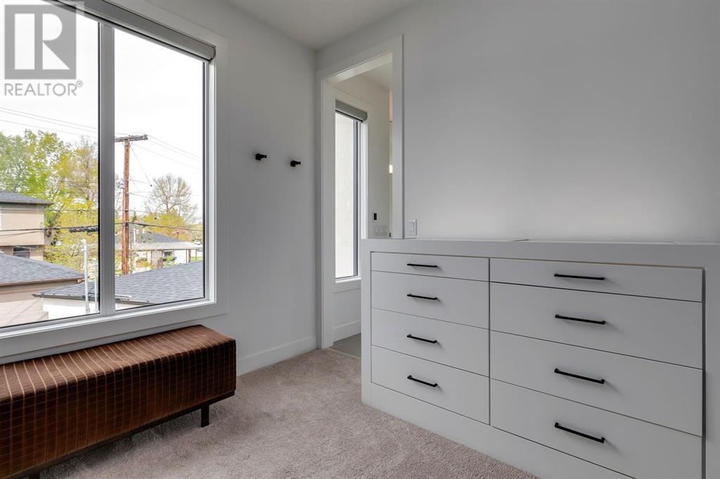 Single Family House for Sale in   Avenue NW Parkdale Calgary 