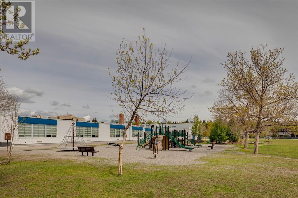 Single Family House for Sale in   Avenue NW Parkdale Calgary 