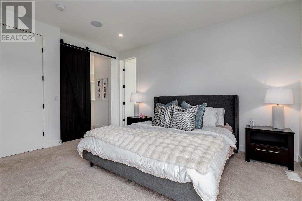Single Family House for Sale in   Avenue NW Parkdale Calgary 