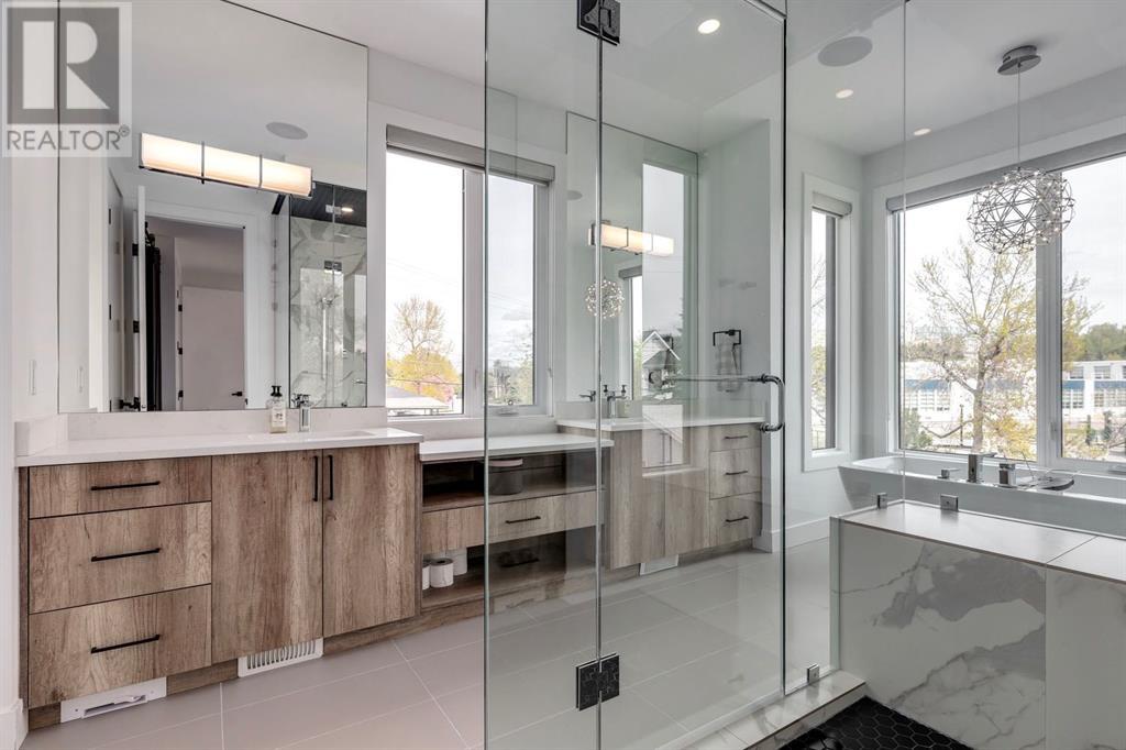 Single Family House for Sale in   Avenue NW Parkdale Calgary 