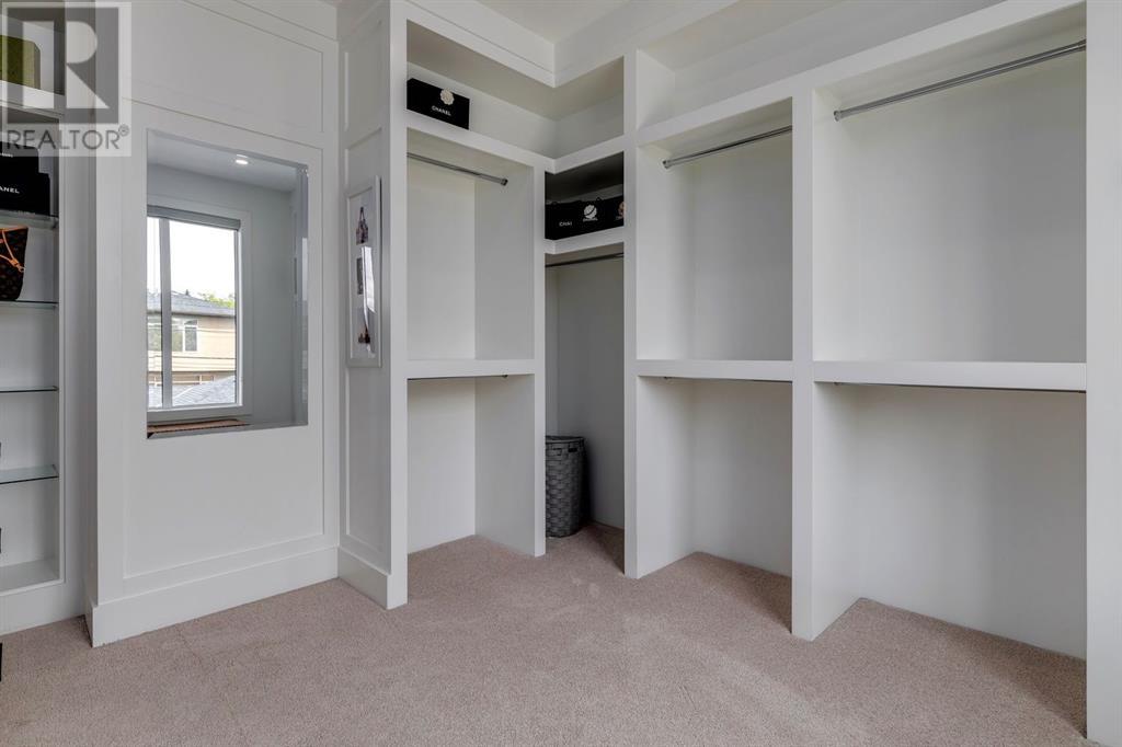 Single Family House for Sale in   Avenue NW Parkdale Calgary 