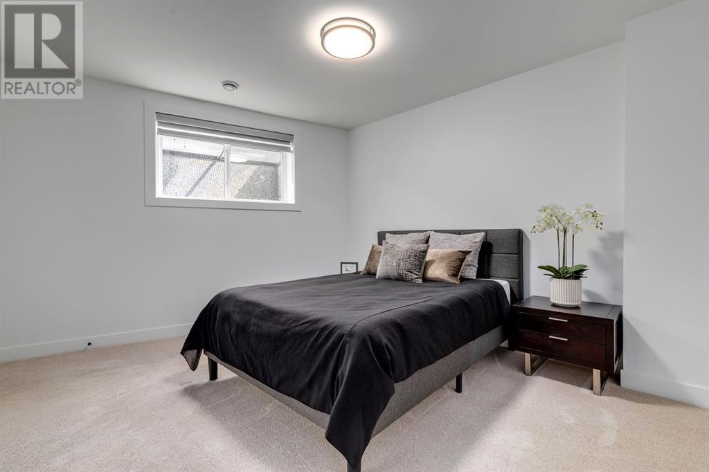 Single Family House for Sale in   Avenue NW Parkdale Calgary 