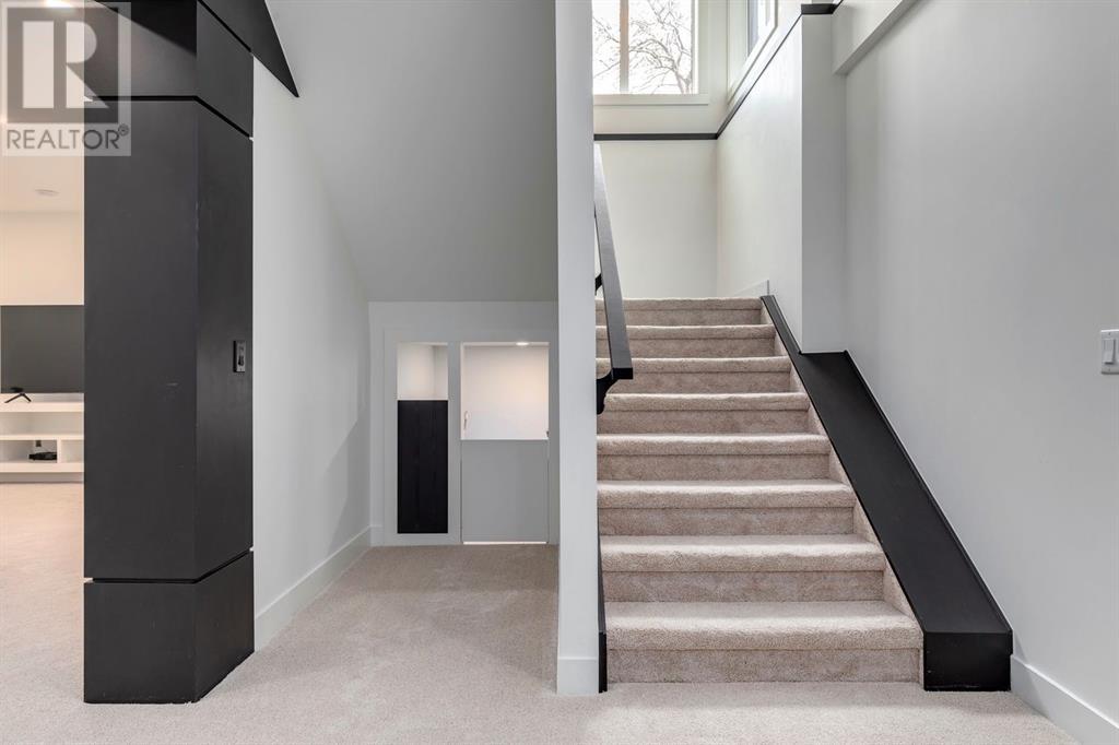 Single Family House for Sale in   Avenue NW Parkdale Calgary 