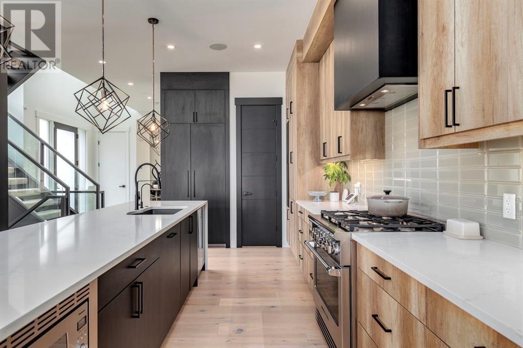 Single Family House for Sale in   Avenue NW Parkdale Calgary 