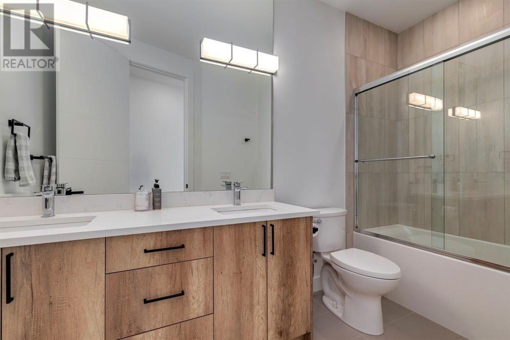 Single Family House for Sale in   Avenue NW Parkdale Calgary 