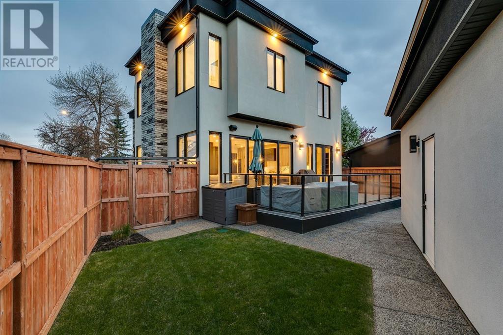 Single Family House for Sale in   Avenue NW Parkdale Calgary 