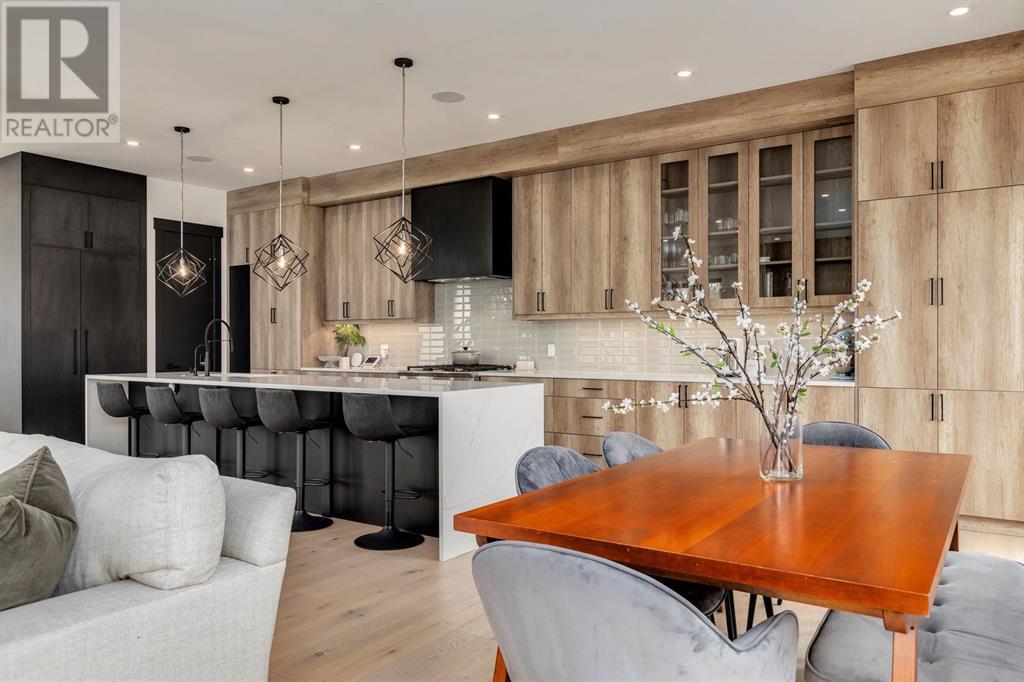 Single Family House for Sale in   Avenue NW Parkdale Calgary 