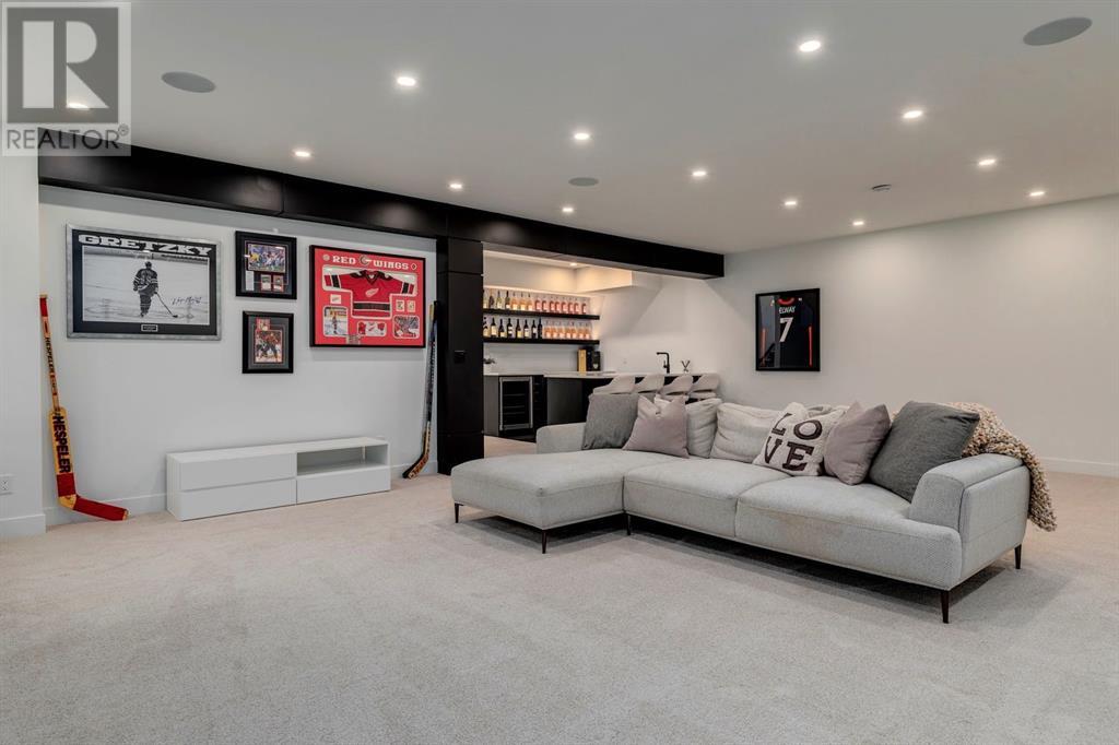 Single Family House for Sale in   Avenue NW Parkdale Calgary 