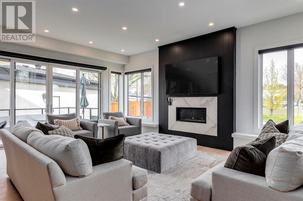 Single Family House for Sale in   Avenue NW Parkdale Calgary 