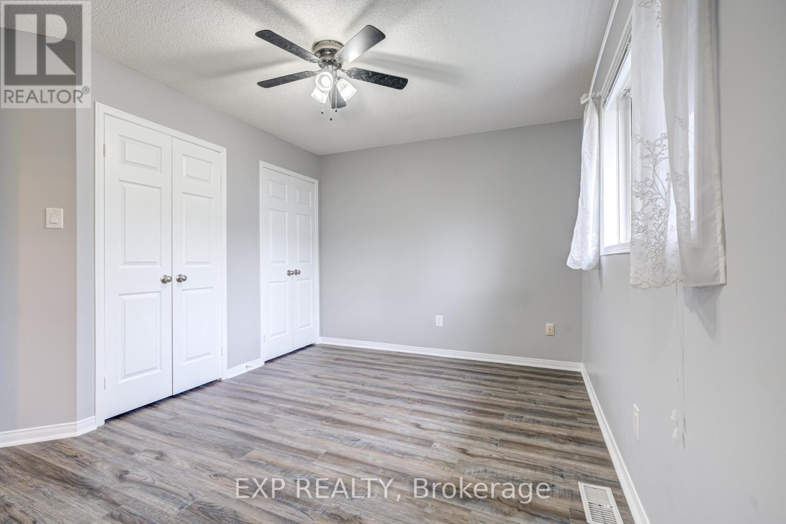 Single Family House Bungalow for Sale in  MCVEIGH DRIVE Barrie (Northwest) 