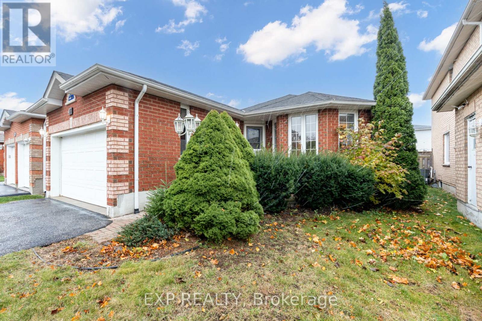Single Family House Bungalow for Sale in  MCVEIGH DRIVE Barrie (Northwest) 