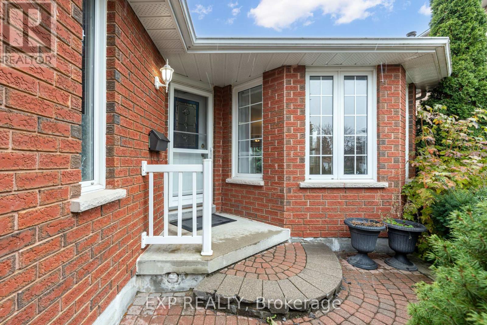 Single Family House Bungalow for Sale in  MCVEIGH DRIVE Barrie (Northwest) 
