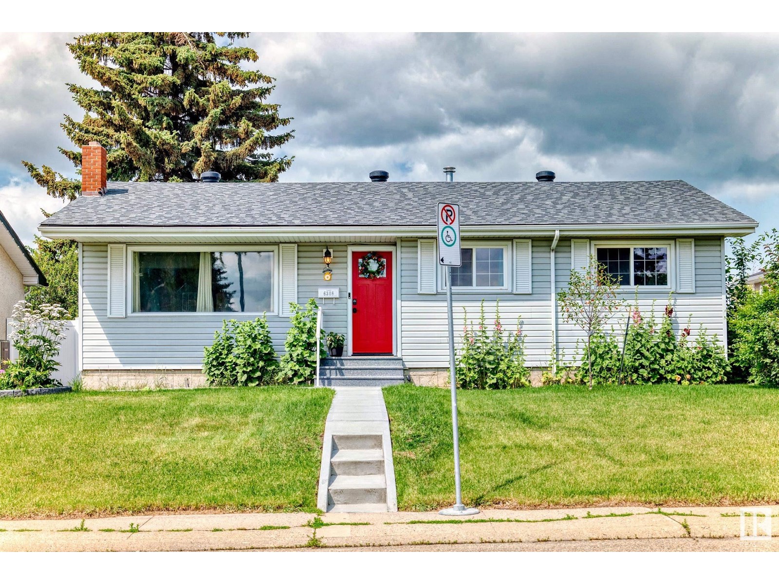 Photo 19 of 6308 144 A Av Nw, Edmonton AB