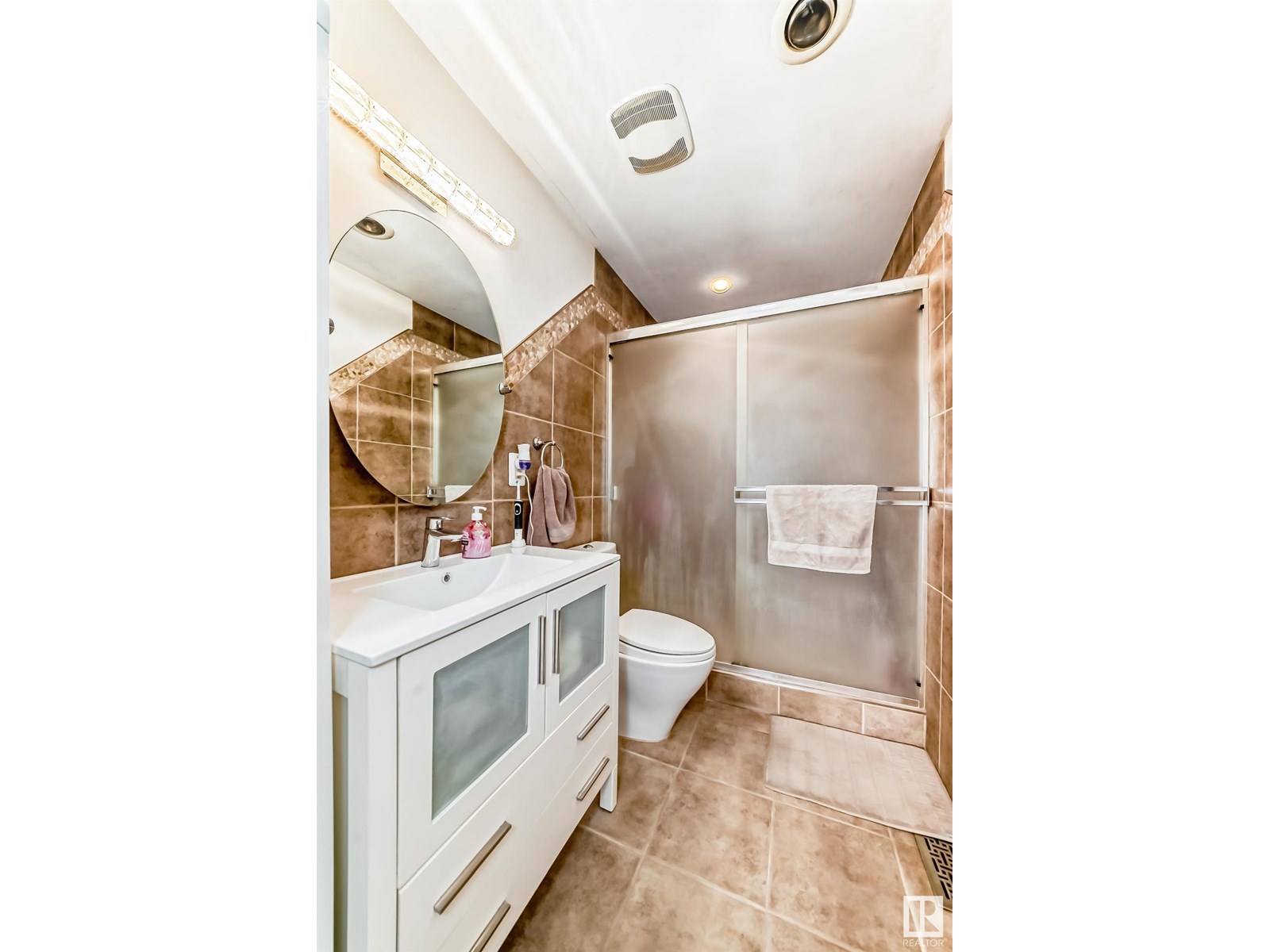 Photo 37 of 6308 144 A Av Nw, Edmonton AB