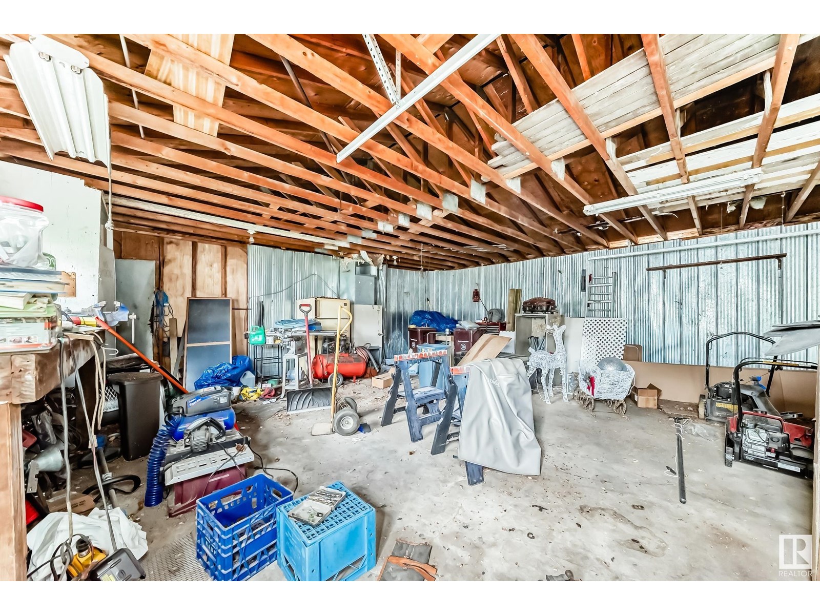 Photo 8 of 6308 144 A Av Nw, Edmonton AB