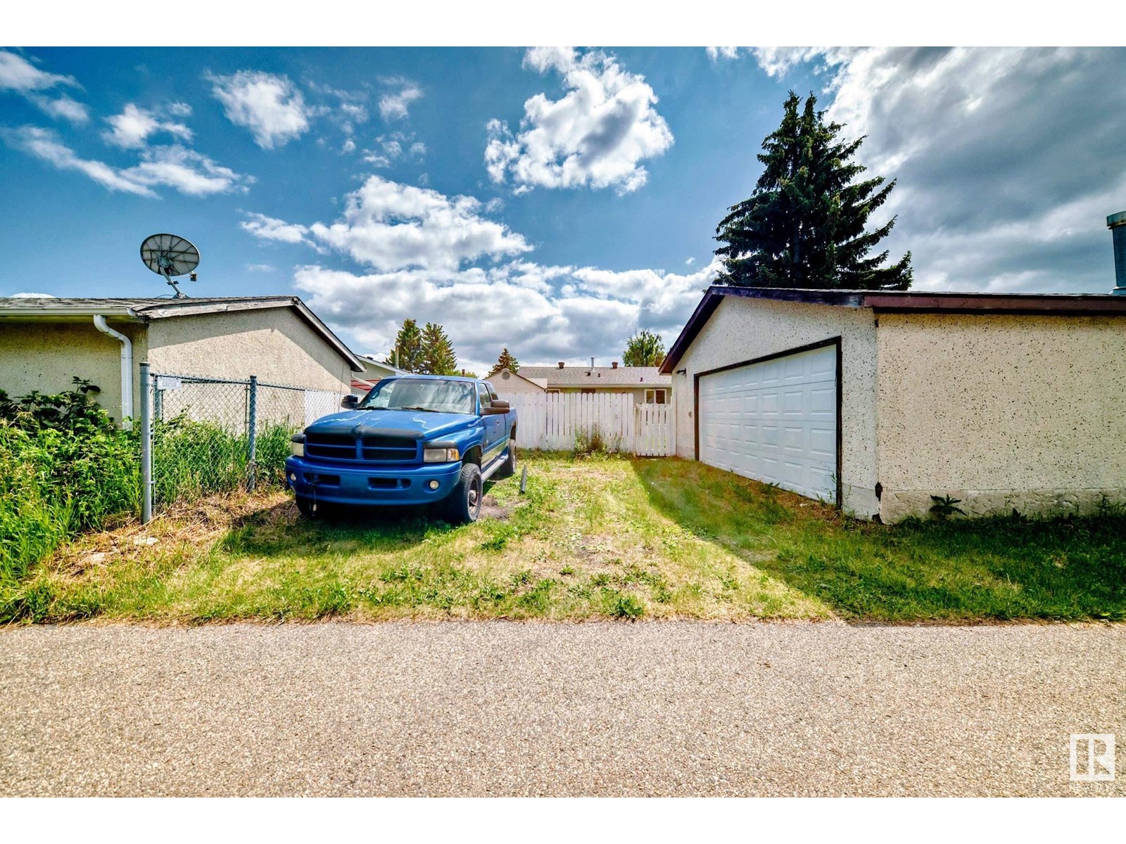 Photo 39 of 6308 144 A Av Nw, Edmonton AB
