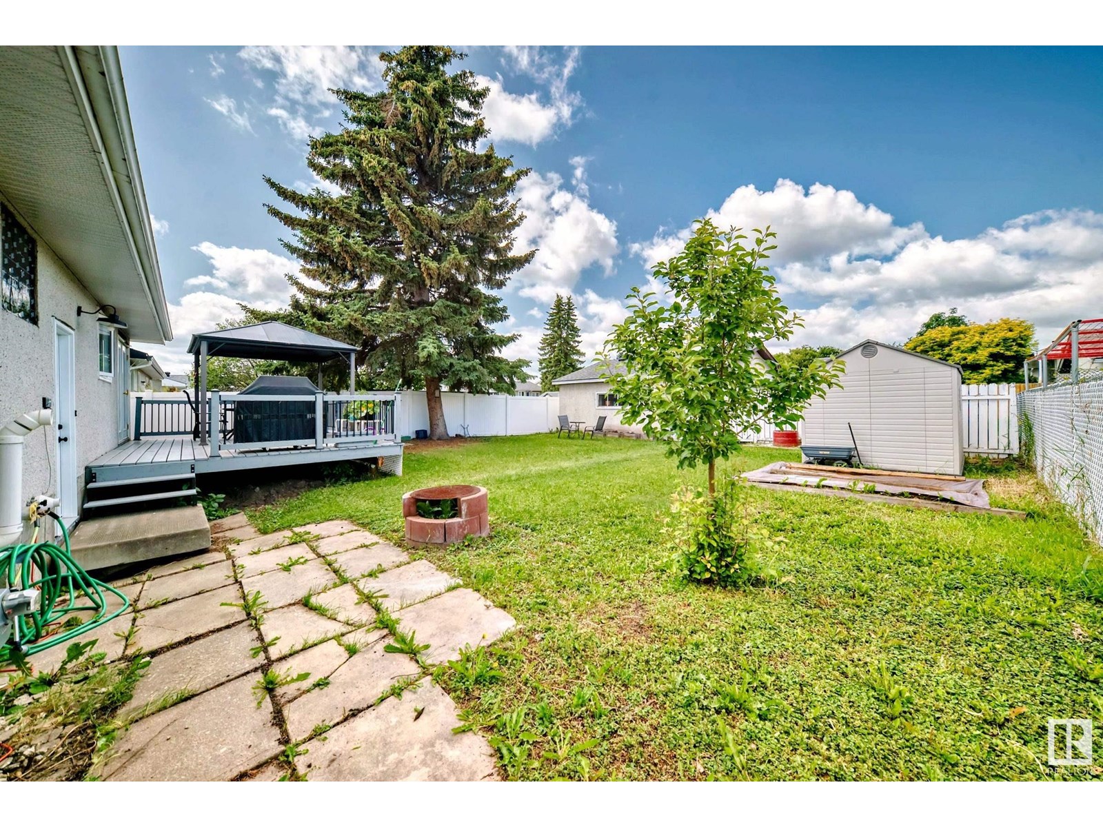 Photo 2 of 6308 144 A Av Nw, Edmonton AB